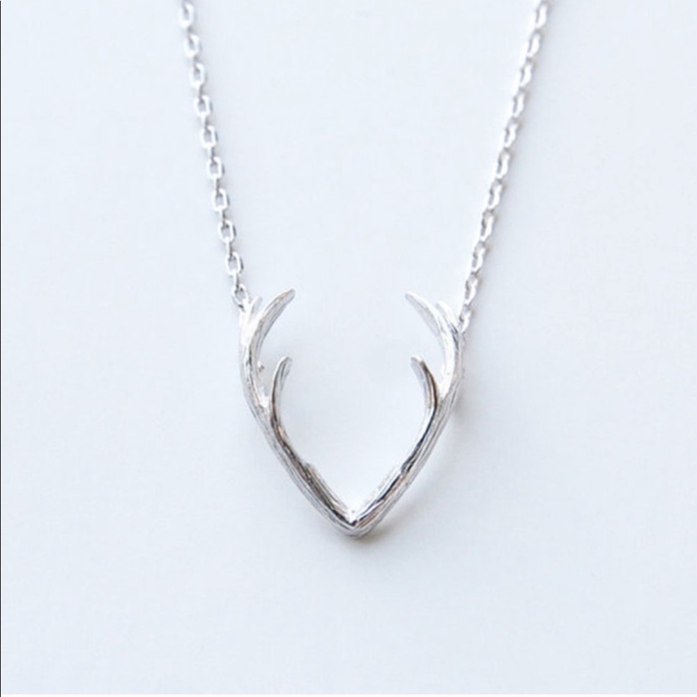 🍍Antler silver in color necklace